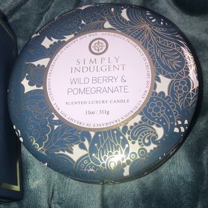 3 wick scented candle in tin